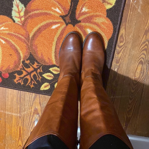 Frye Short Heeled cognac Melissa Boots- extended calf - Picture 2 of 10